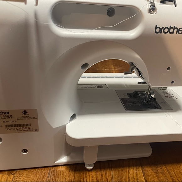Brother SQ9285 sewing machine - Picture 2 of 6